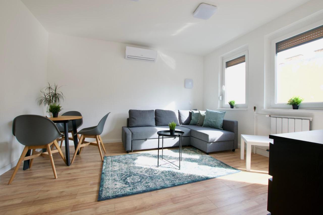 Standard Apartment By Hi5 - Dessewffy 37 Suites Budapest Esterno foto