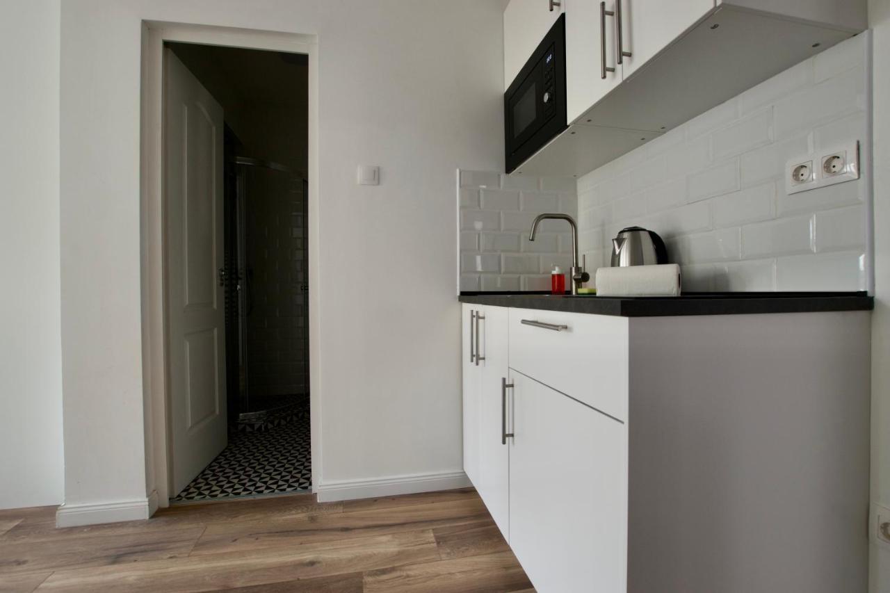 Standard Apartment By Hi5 - Dessewffy 37 Suites Budapest Esterno foto