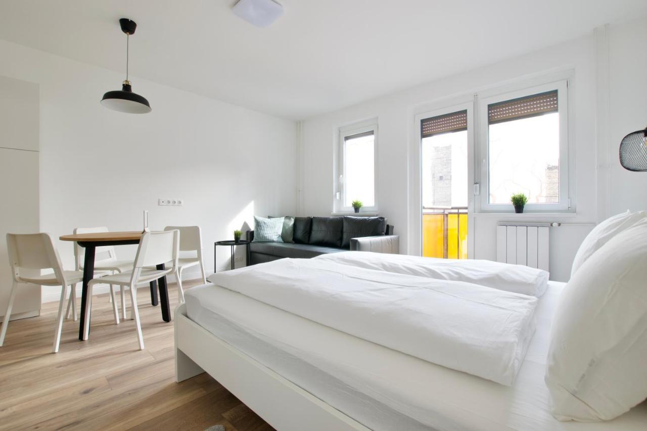 Standard Apartment By Hi5 - Dessewffy 37 Suites Budapest Esterno foto